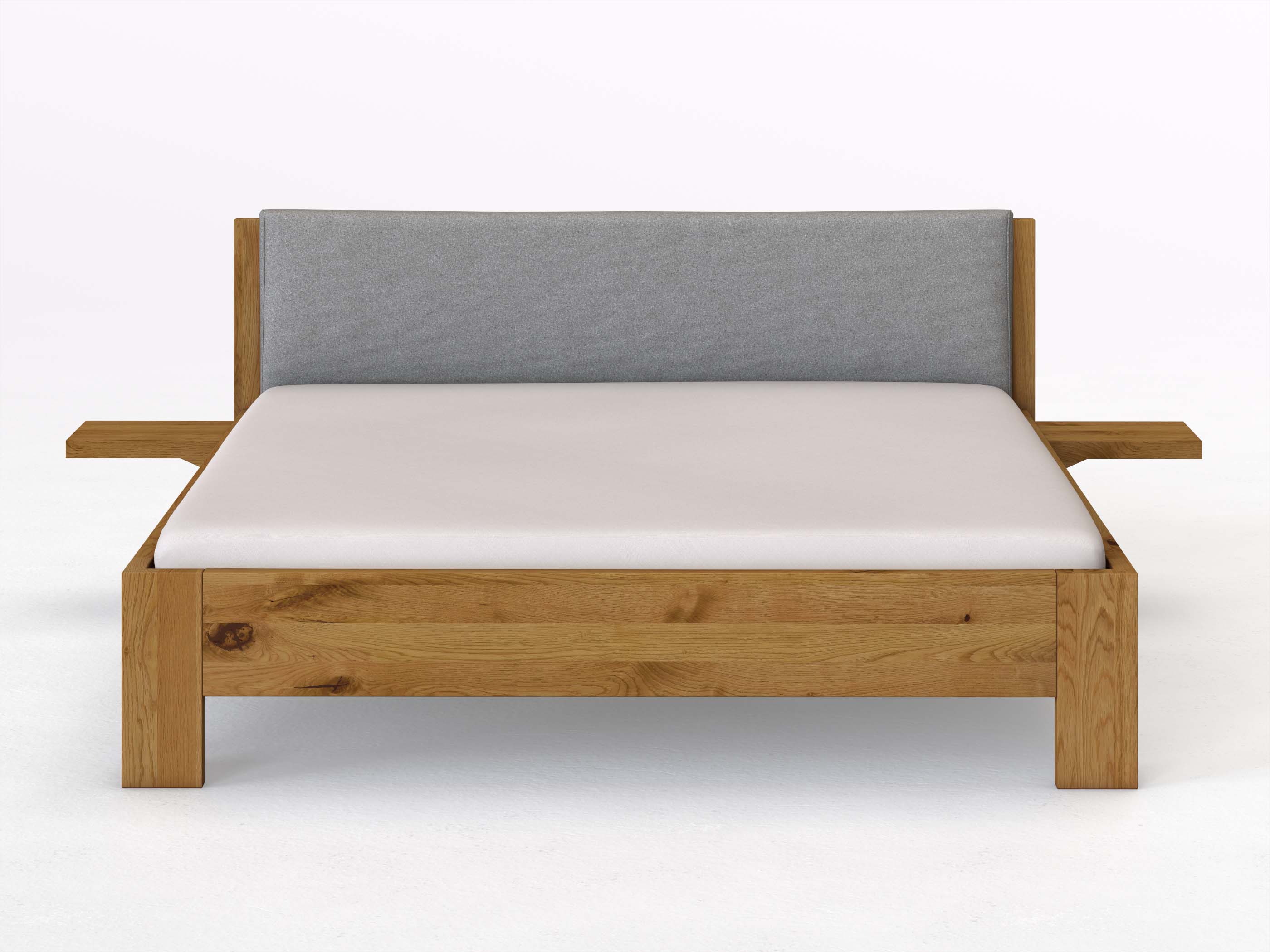 Wildeichenbett „Alois“ in 180 x 200 cm mit 2 Ablagen und Stoffkopfteil - Stoff: Schafschurwolle „Loden“ in der Farbe Nebelgrau