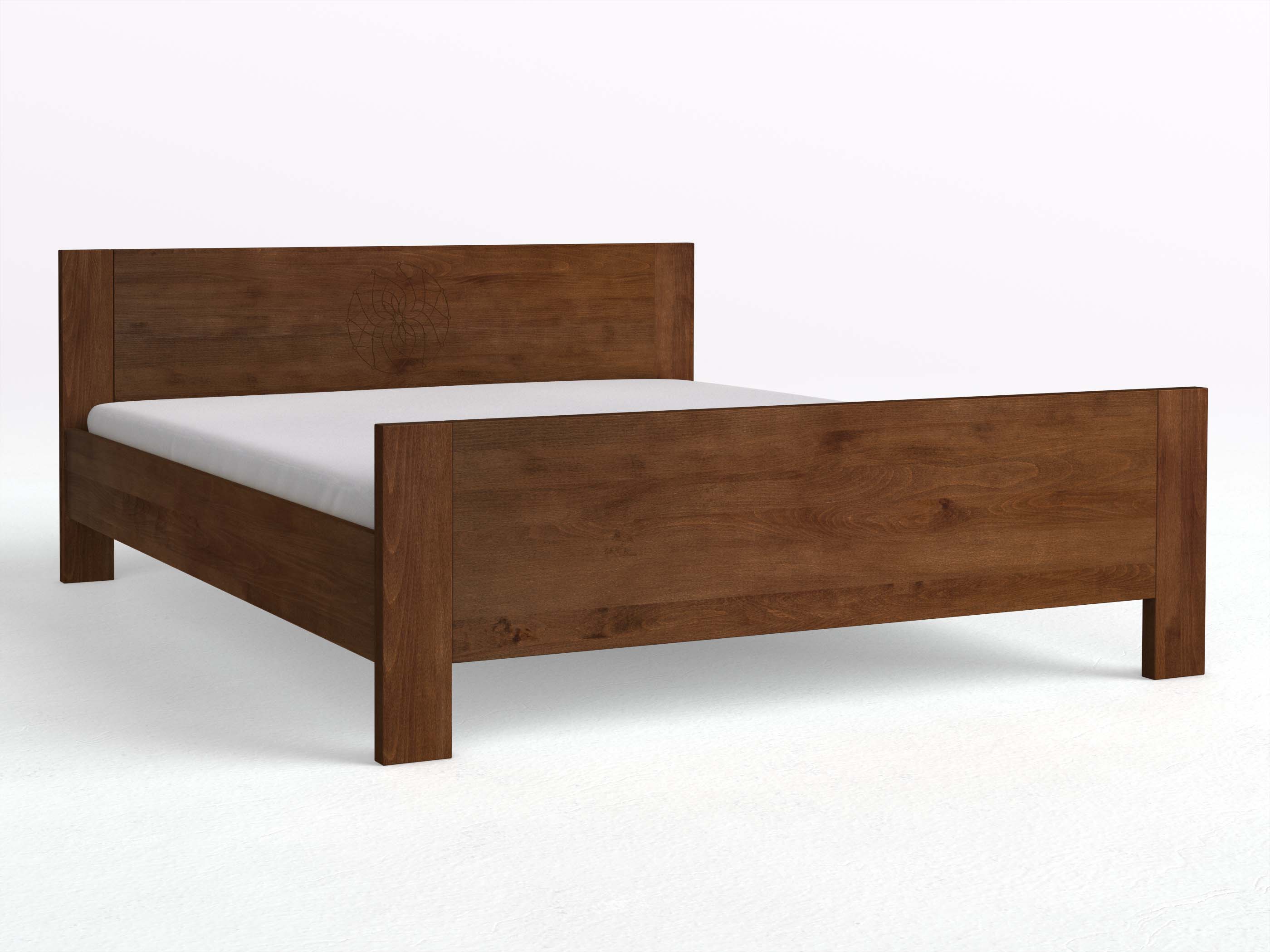 Buchenbett Dunkel „Bianca“ in 180 x 200 cm, mit erhöhtem Fußteil und der Gravur „Traumfänger“