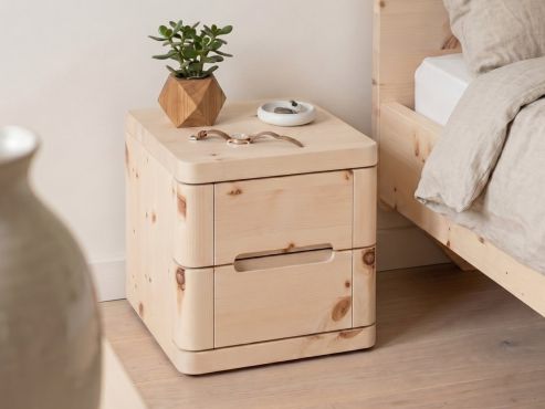 Nachttisch aus Zirbenholz mit Lade