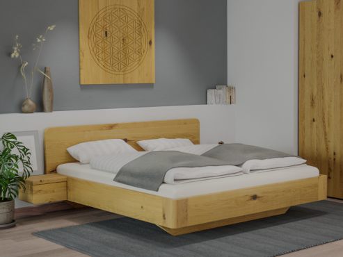 Wildeichenbett Hell „Clara“ in 180 x 200 cm, mit zwei Nachttischen