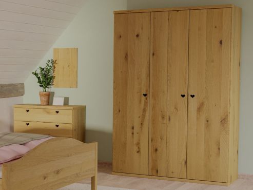 Wildeichenschrank Hell „Romana“, 3-türig, Höhe 220 cm, Griffausführung „Heidi“, Inneneinrichtung: A