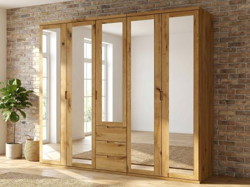 Wildeichenschrank „Sandra“, 5-türig, Höhe 220 cm, Griffausführung „Lukas"