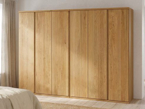 Eichenschrank „Valentin“, 6-türig, Höhe 220 cm, Griffausführung „Patrizia“, Inneneinrichtung: A