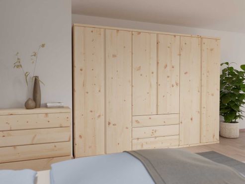 Zirbenschrank „Romana“, 6-türig, Höhe 220 cm, Griffausführung „Patrizia“, Inneneinrichtung: D