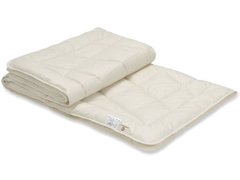 Kühlende Bettdecke mit geringem Gewicht – ideal für den Sommer.