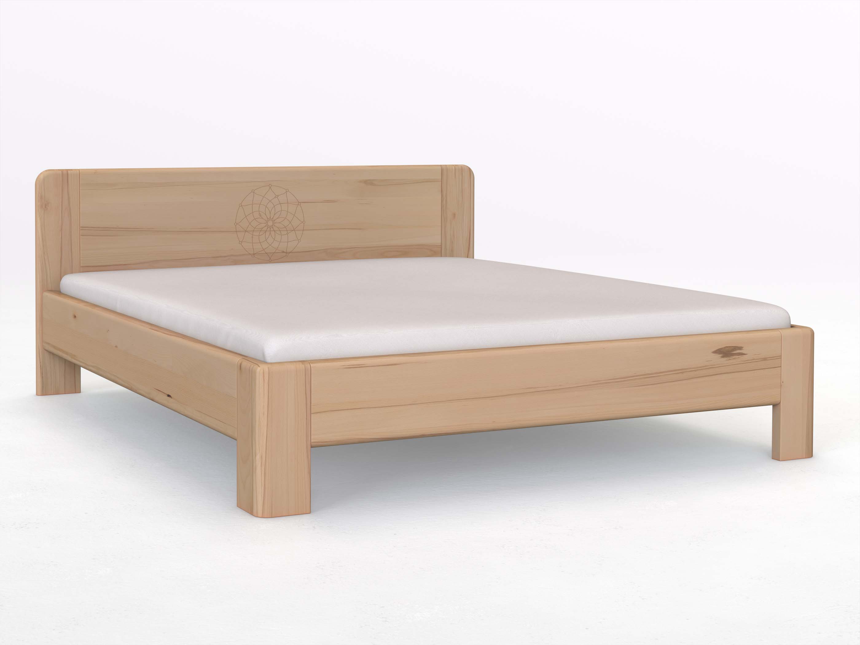 Buchenbett „Niklas“ mit der Gravur „Traumfänger“