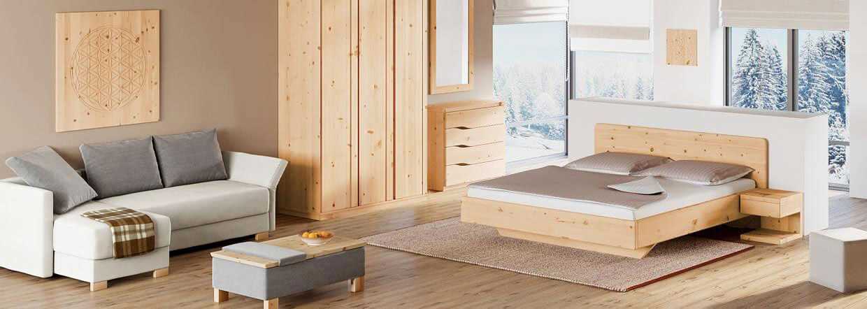 Zirbenbett, Schlafzimmer mit Massivholzmöbel