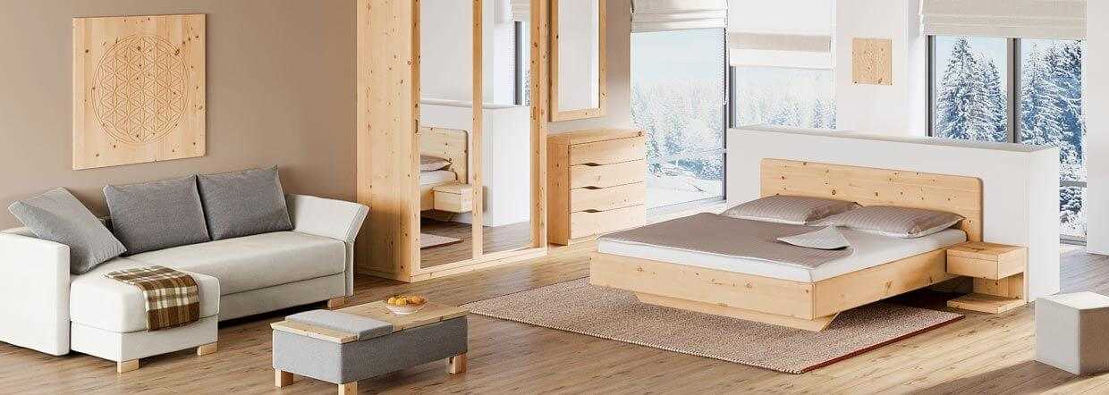 Zirbenbett, Schlaffzimmer mit Massivholzmöbel